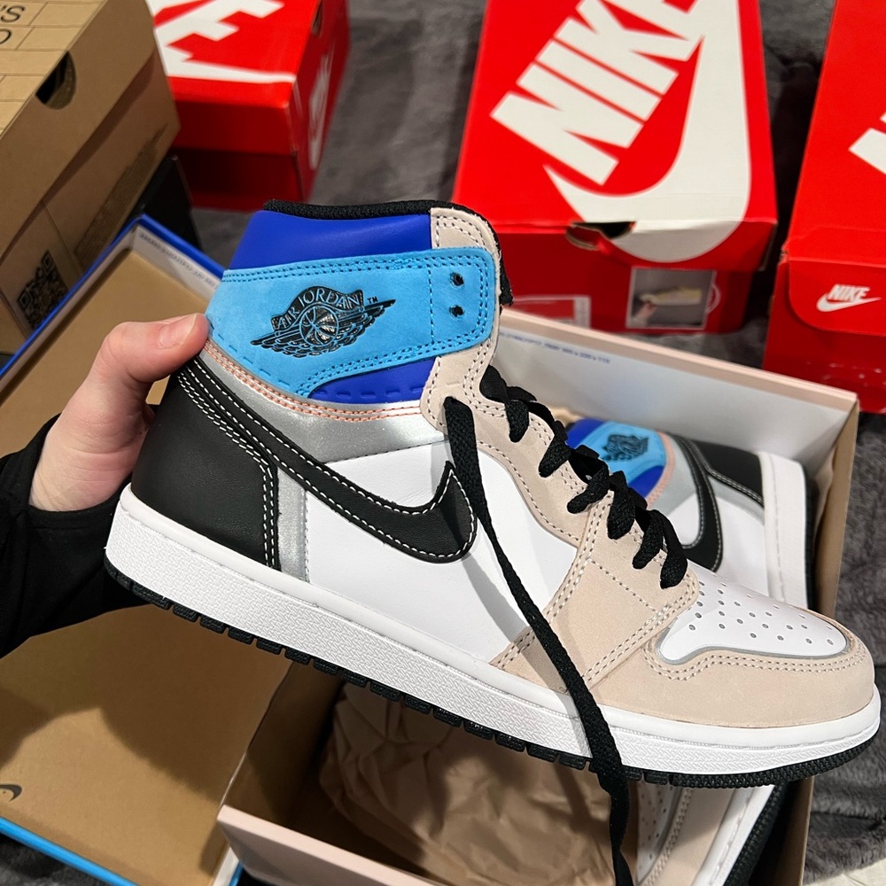 Air Jordan 1 Retro High OG Black White Blue